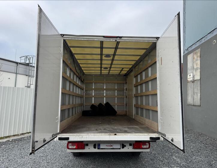 Volkswagen Crafter 12