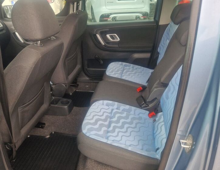 Škoda Roomster 8