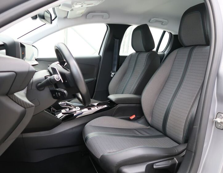 Peugeot 208 13