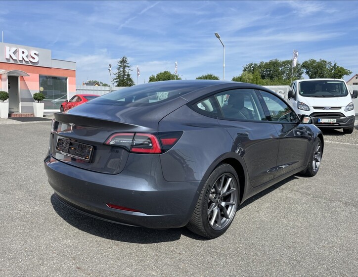Tesla Model 3 5
