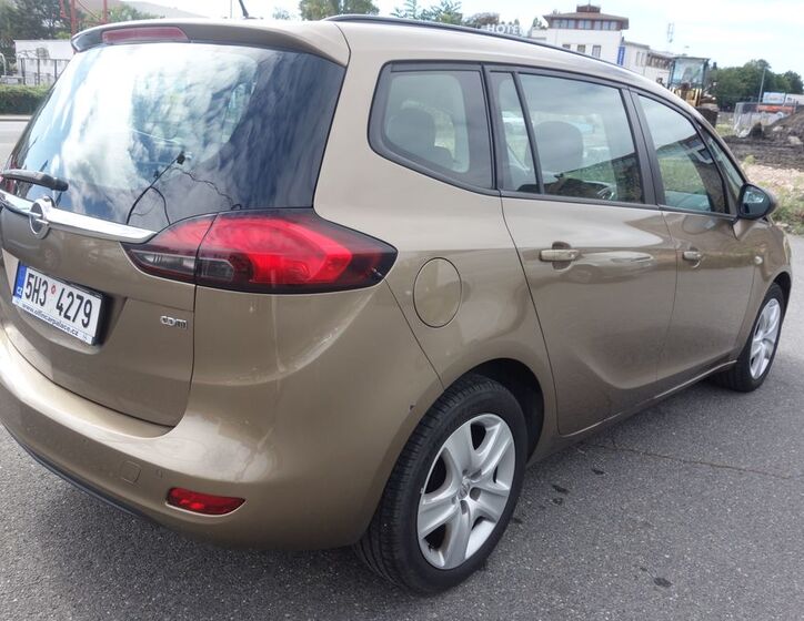 Opel Zafira 10