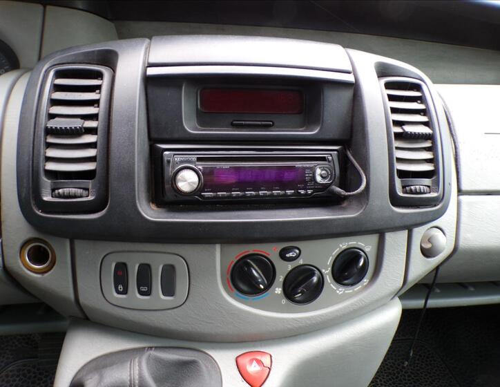 Renault Trafic 8