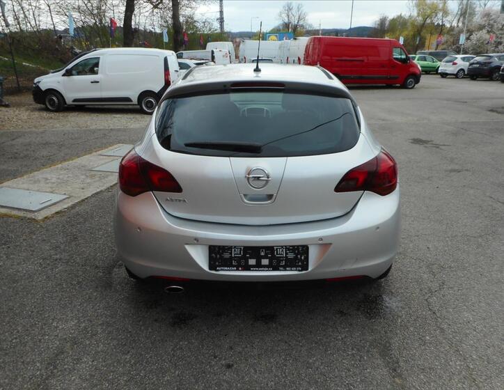Opel Astra 6