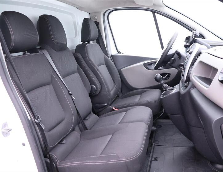 Renault Trafic 12
