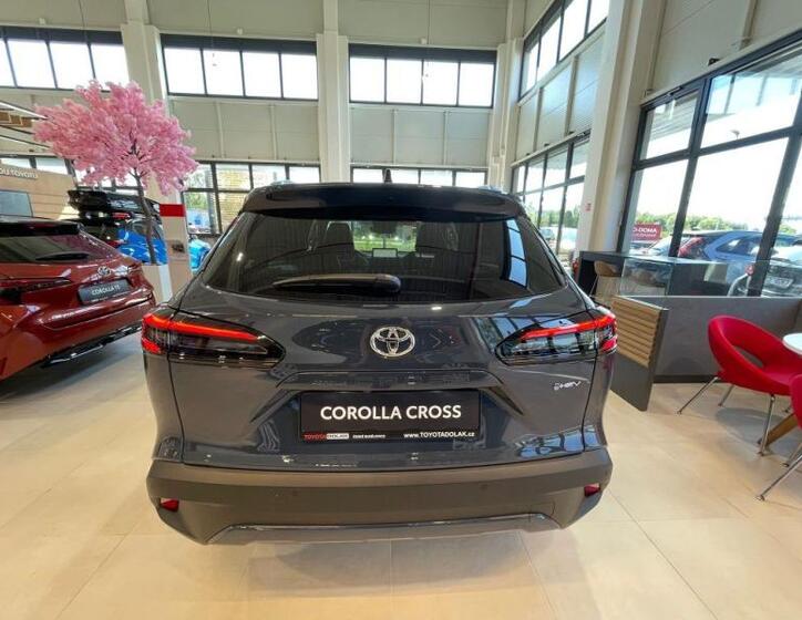Toyota Corolla Cross 6