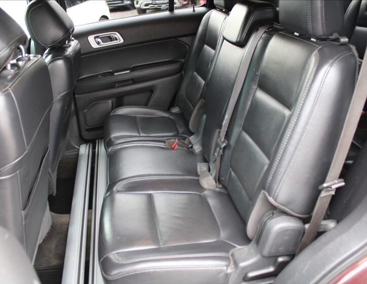 Ford Explorer 20