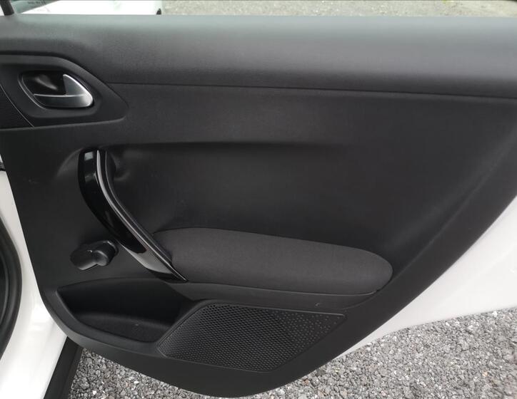 Peugeot 2008 23