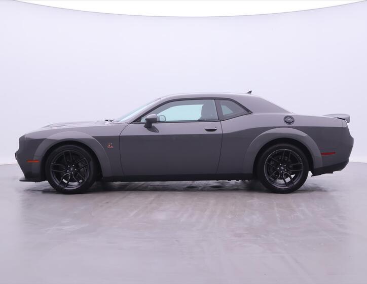 Dodge Challenger 4
