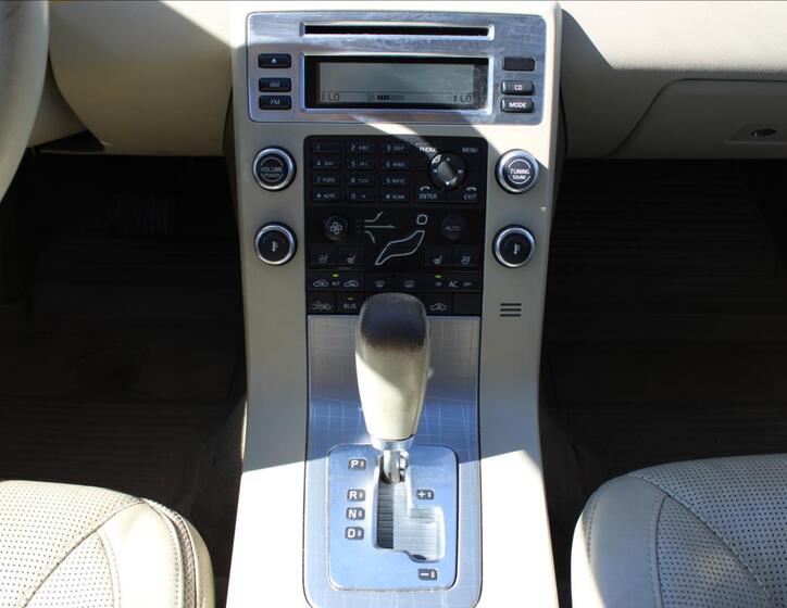 Volvo XC70 12