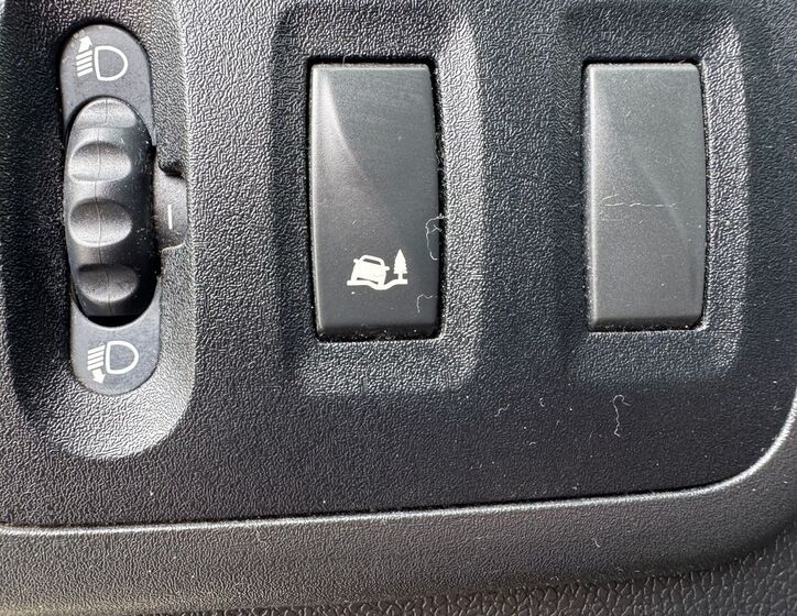 Nissan NV400 11