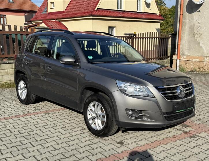 Volkswagen Tiguan 1