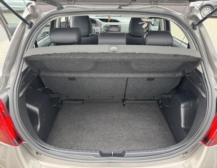 Toyota Yaris 21