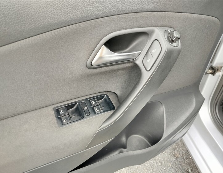 Volkswagen Polo 12