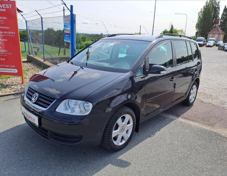 Volkswagen Touran 1