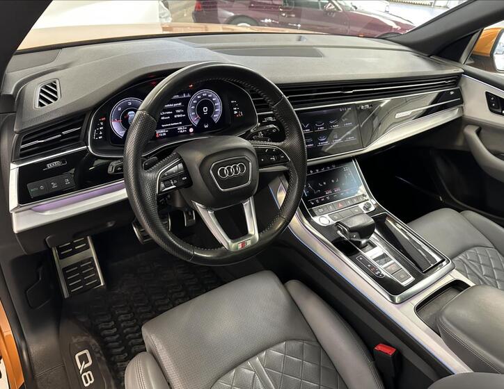 Audi Q8 6