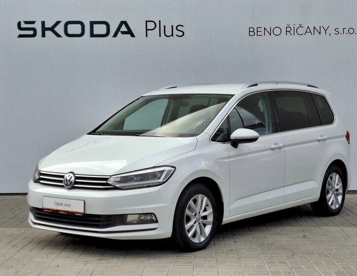 Volkswagen Touran 1