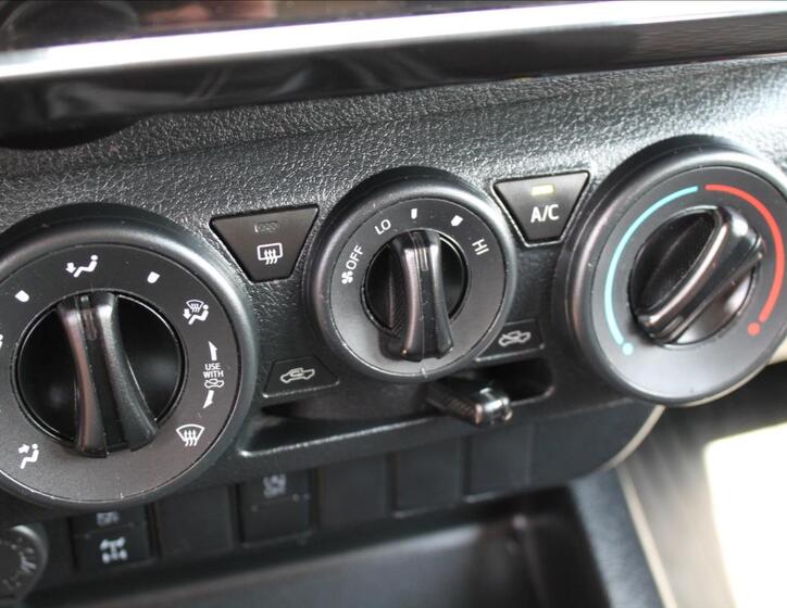 Toyota Hilux 13