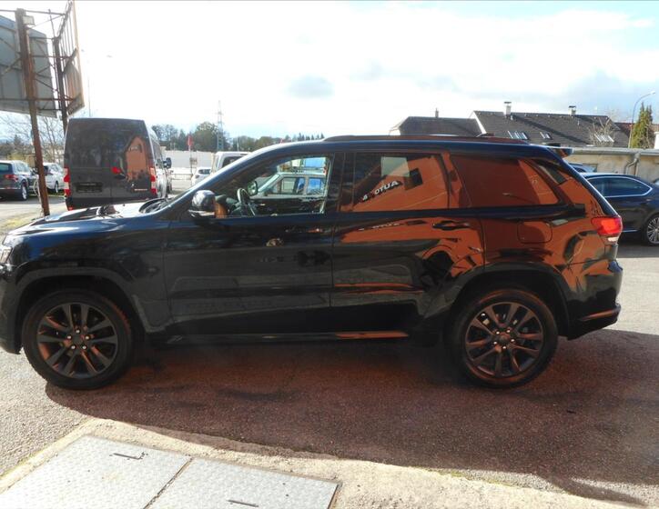 Jeep Grand Cherokee 8