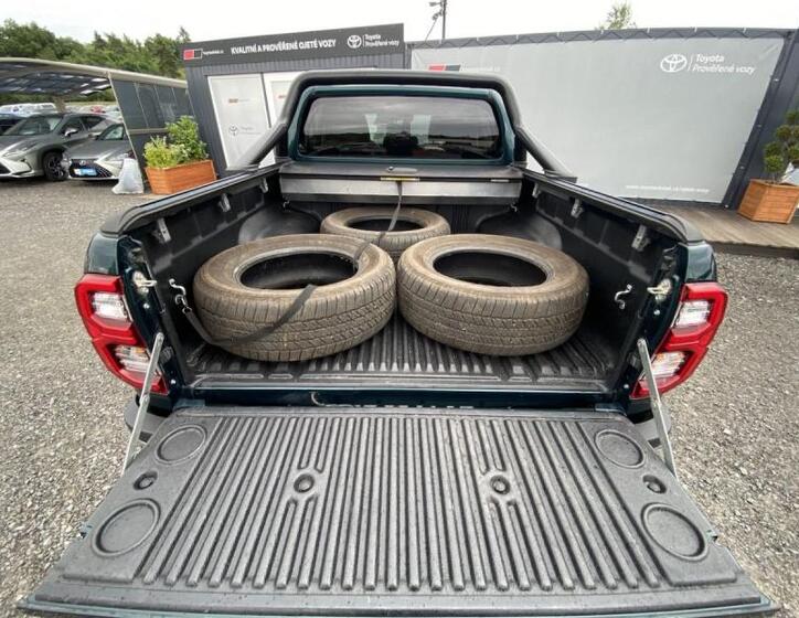 Toyota Hilux 35