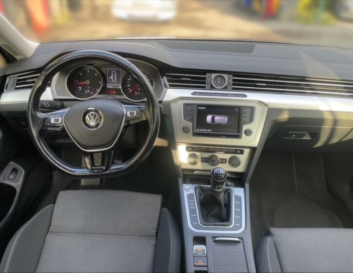 Volkswagen Passat 9