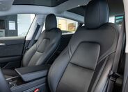 Tesla Model 3 8