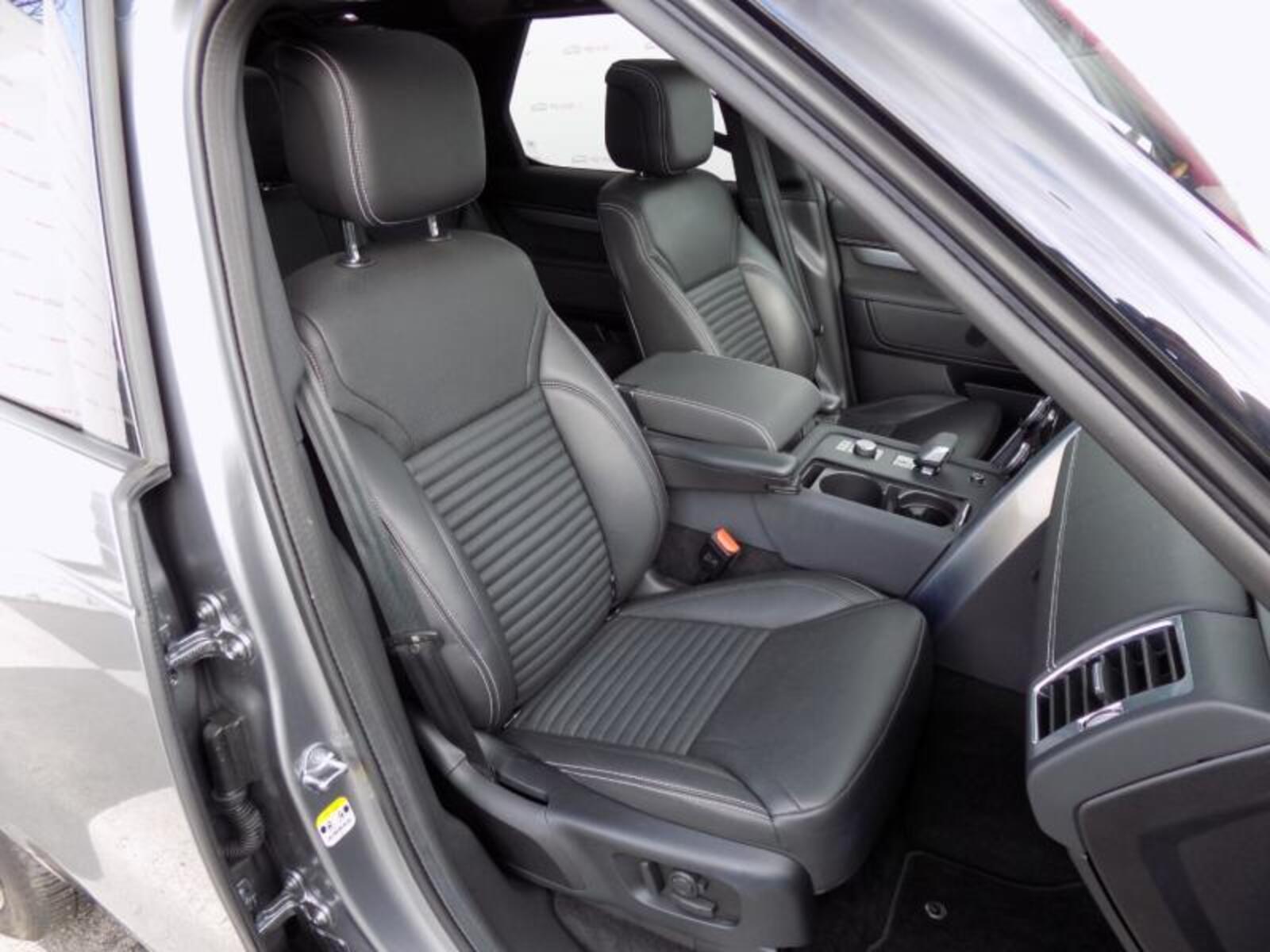 Land Rover Discovery 17