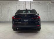 Toyota Camry 6