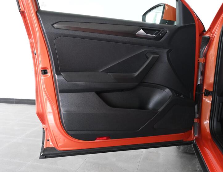 Volkswagen T-Roc 26