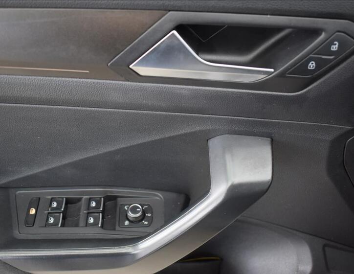 Volkswagen T-Roc 33