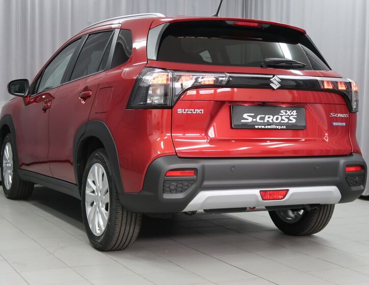 Suzuki S-Cross 6