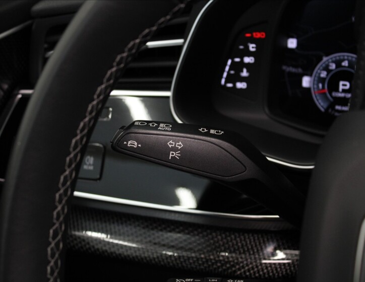 Audi Q8 21