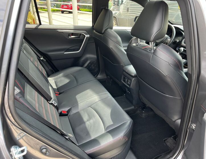 Toyota RAV4 16