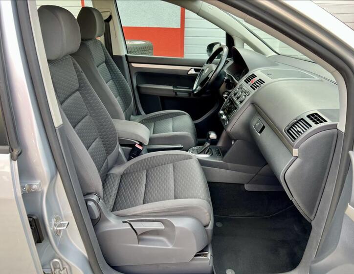 Volkswagen Touran 20