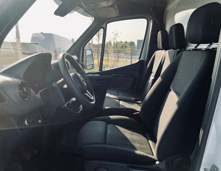 Mercedes-Benz Sprinter 8