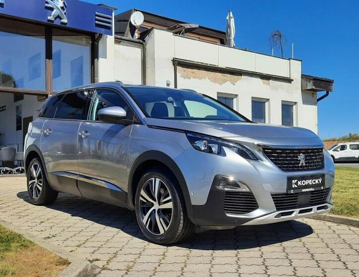 Peugeot 5008 9