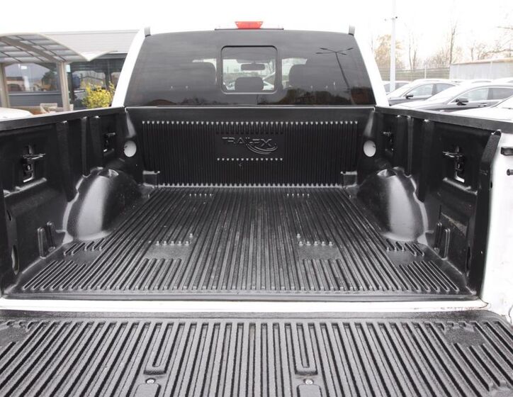 Ford F-150 16