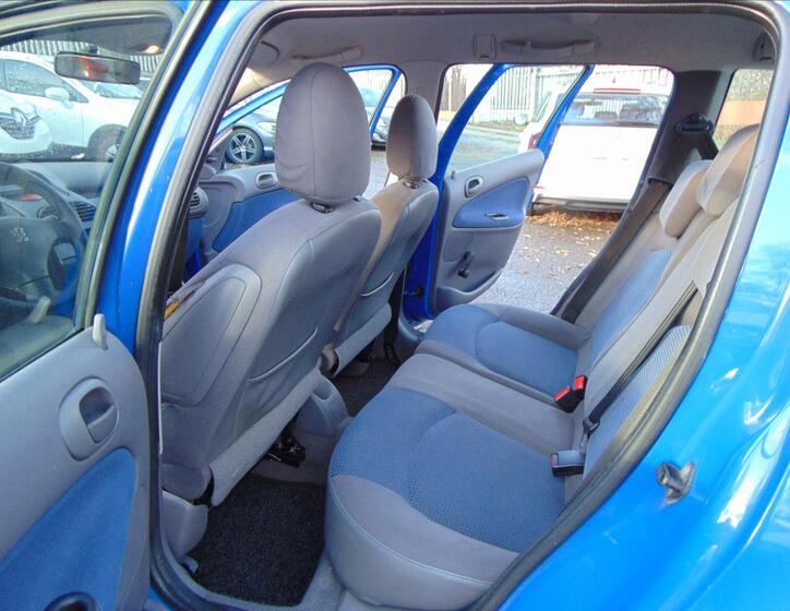Peugeot 206 13