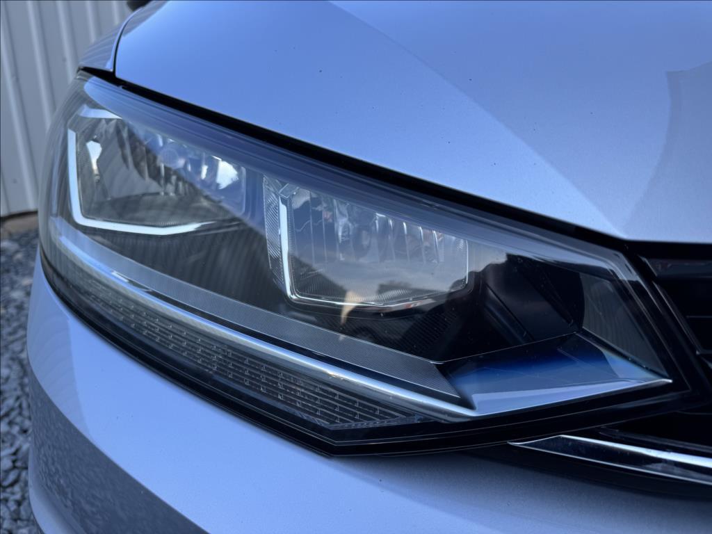 Volkswagen Touran 8