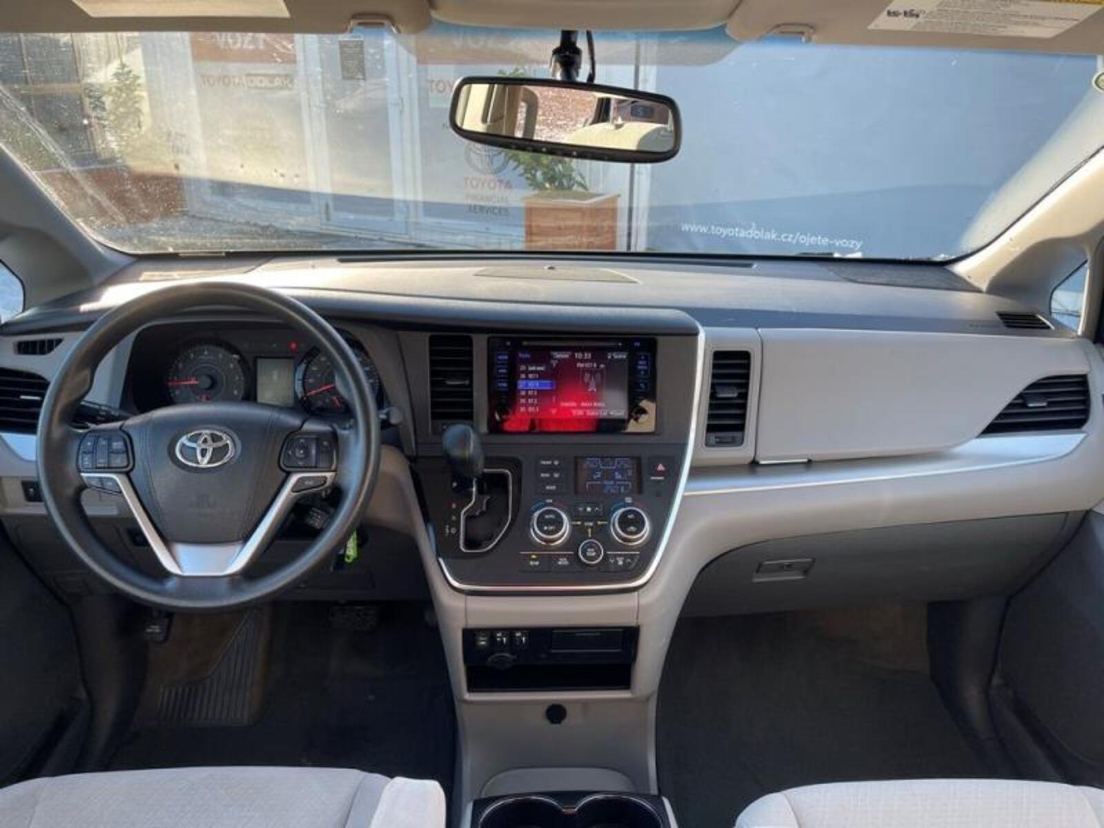 Toyota Sienna 13
