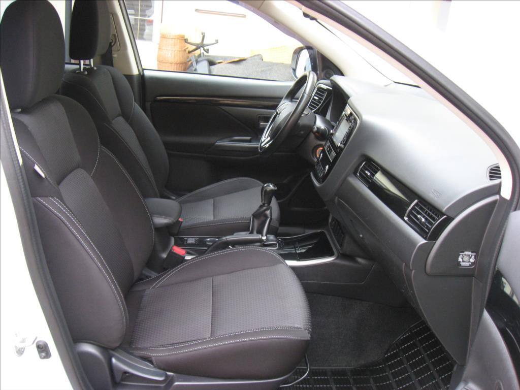 Mitsubishi Outlander 16