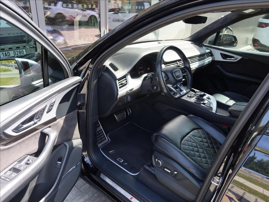 Audi SQ7 6