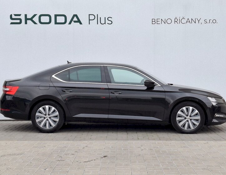 Škoda Superb 12