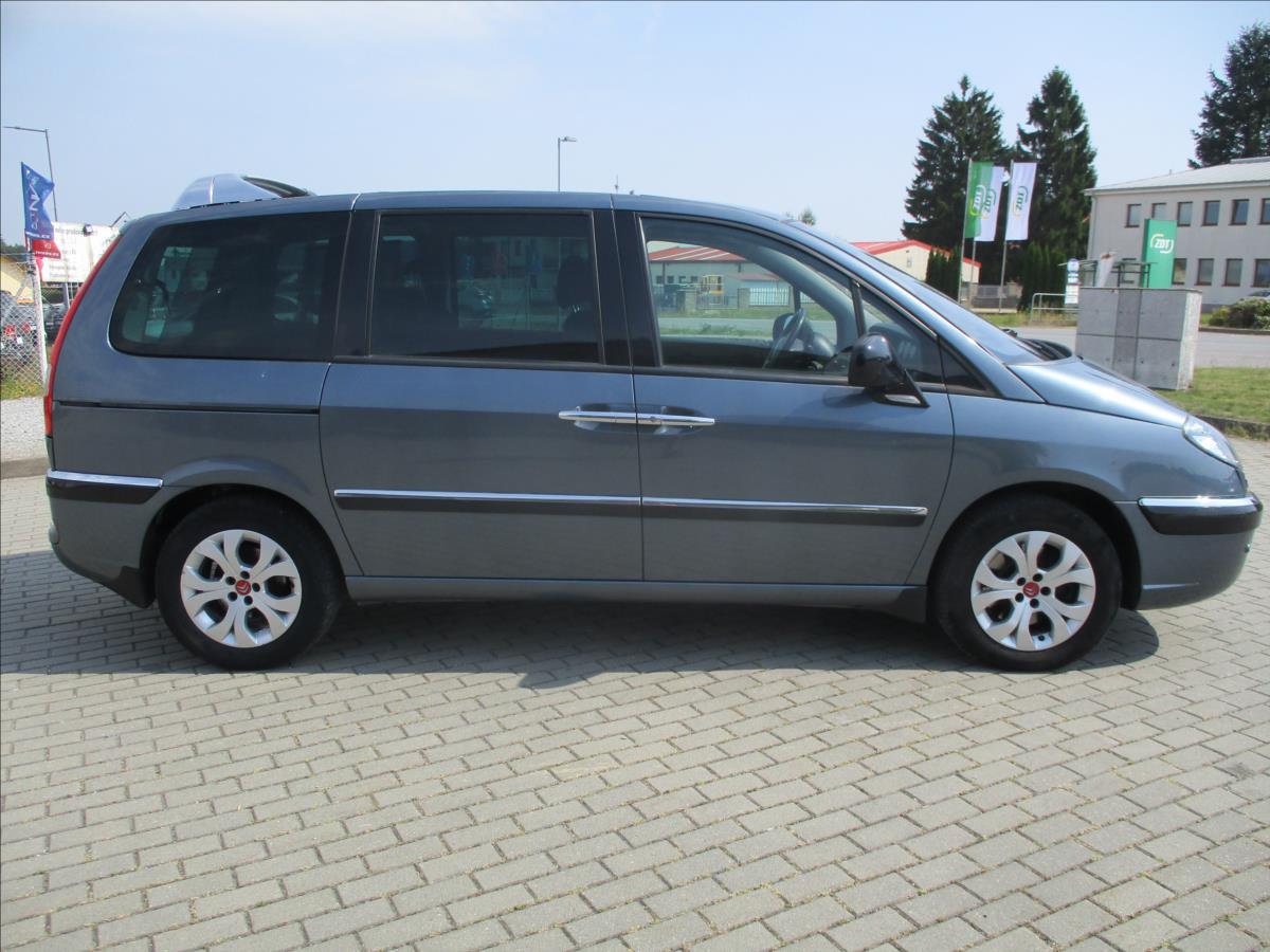 Citroën C8