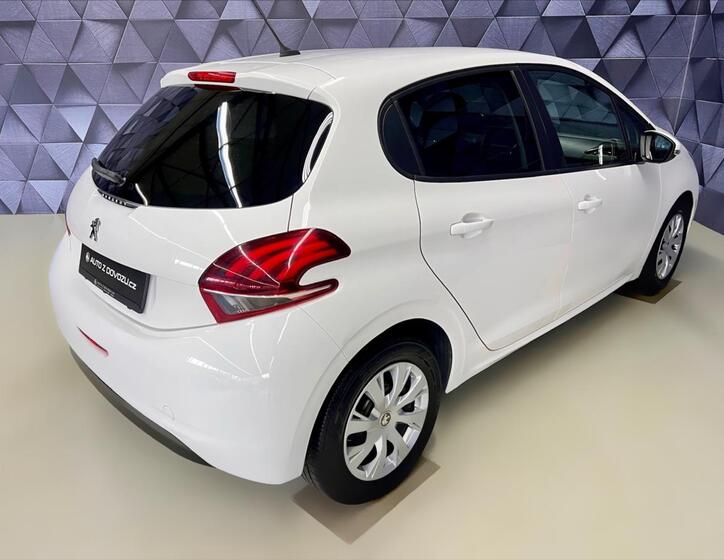 Peugeot 208 7