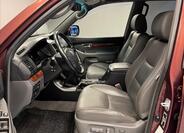 Toyota Land Cruiser 9