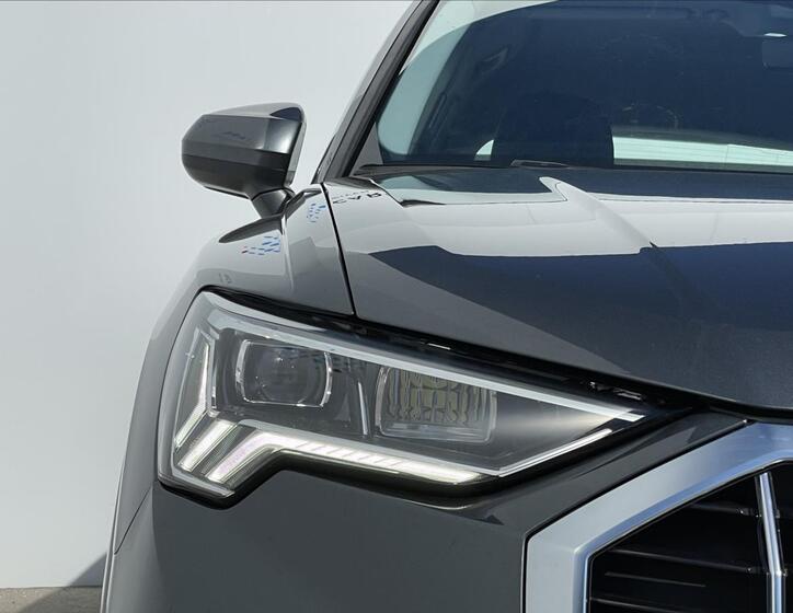 Audi Q3 20