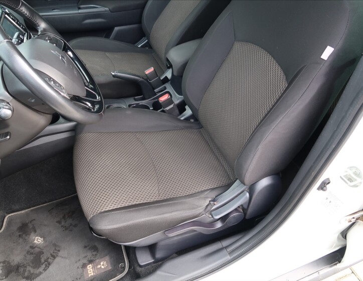 Mitsubishi ASX 23