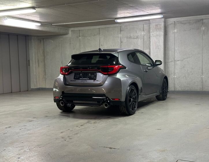 Toyota Yaris 5