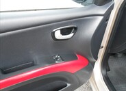 Hyundai i10 15