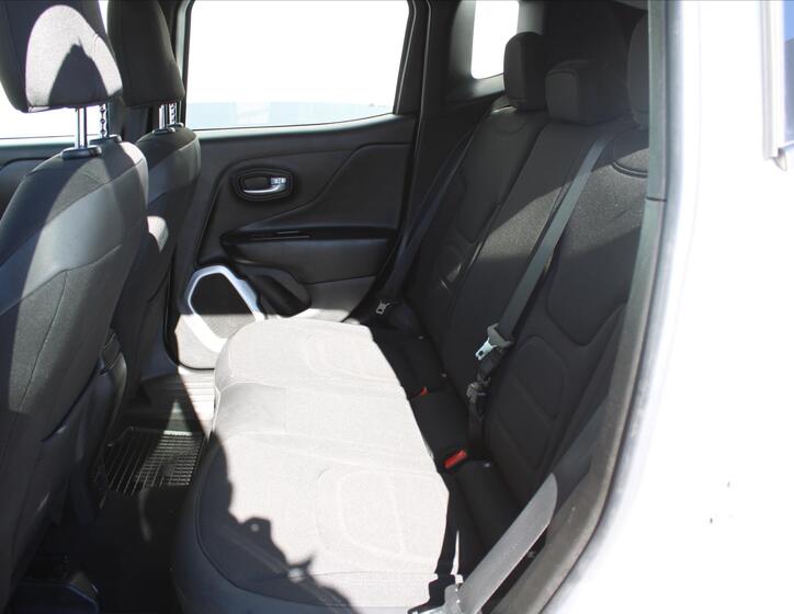 Jeep Renegade 11